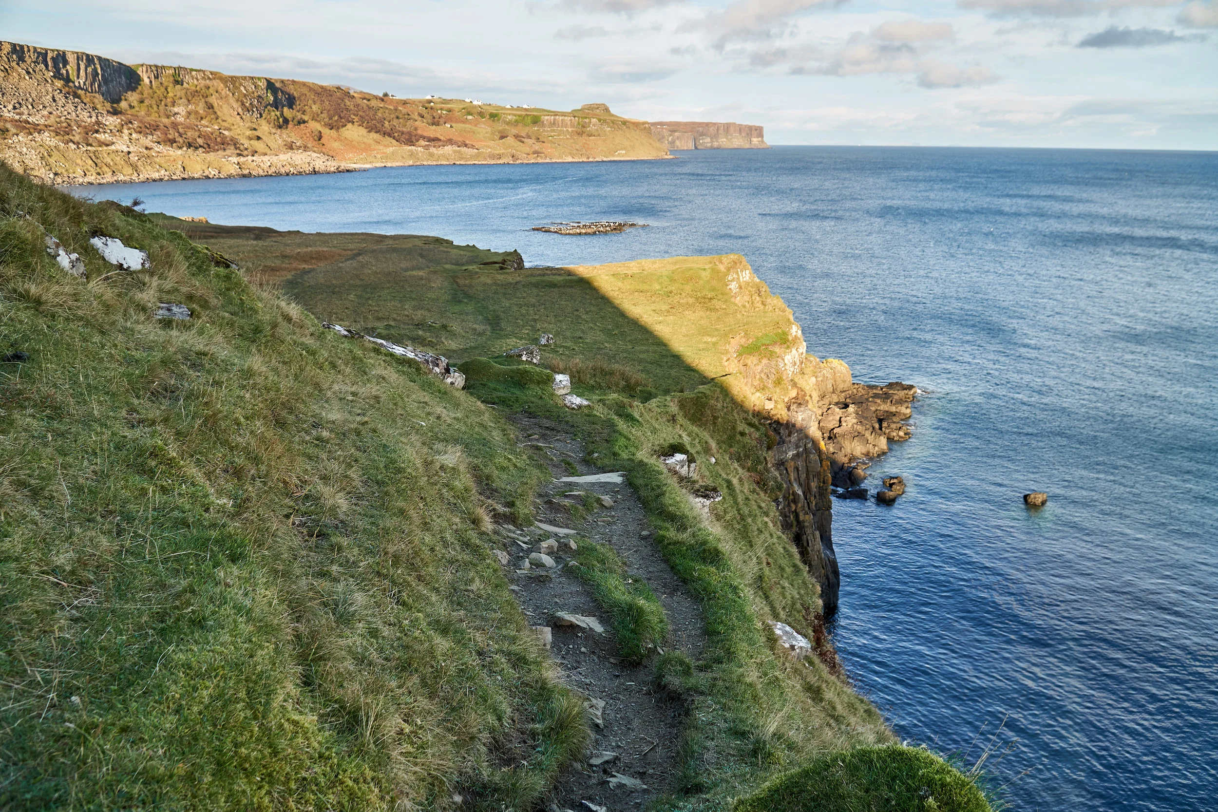 path near cliff.jpg