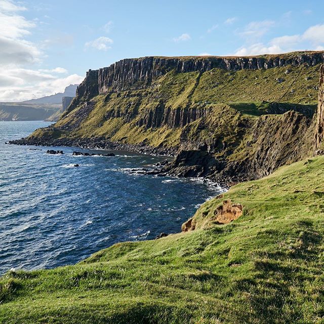 The views from Brothers&rsquo; Point on the Isle of Skye were amazing! Check out our long overdue blog post on this awesome short hike. Link in bio.
.
.
.
#brotherspoint #rubhanambrathairean #cliffs #northsea #hiking #alltoourselves #isleofskye #isle