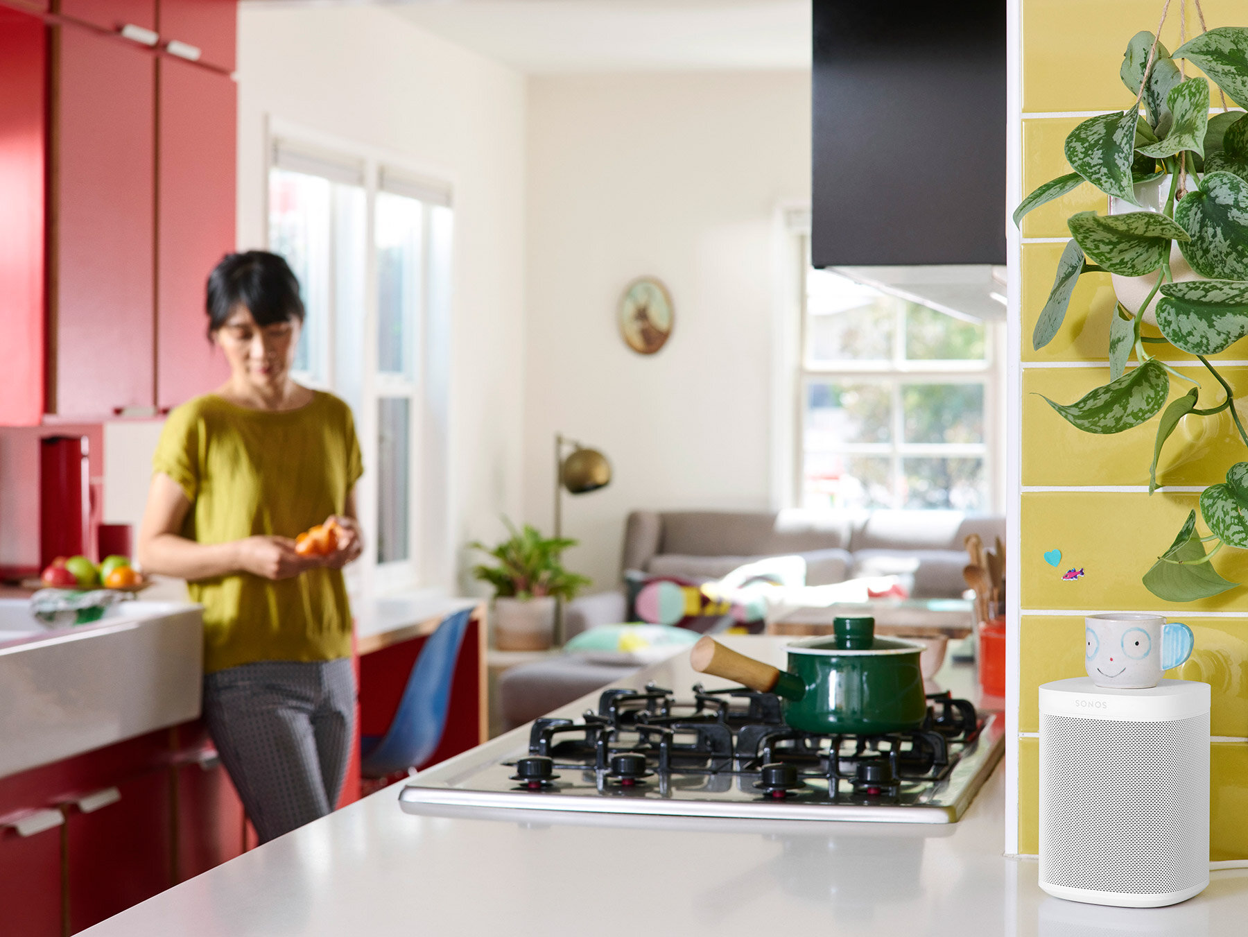 Sonos_Lifestyle_RGB_Large_Kitchen_One_White_2.jpg