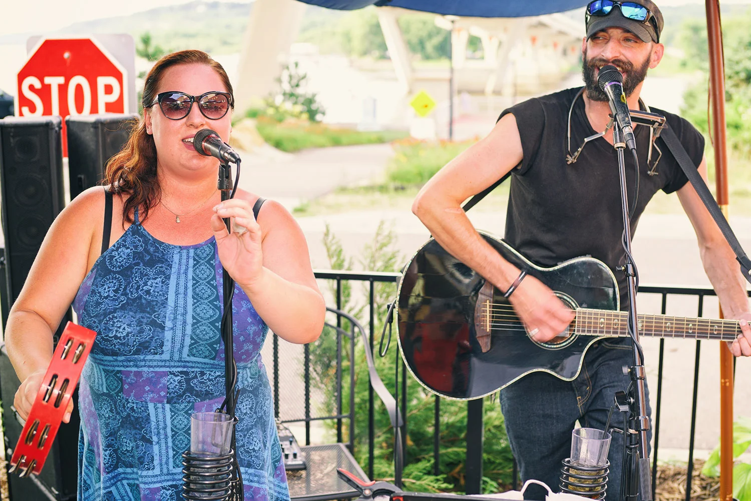 Wade and Ella perform to an overflowing patio #SUNdayFUNday