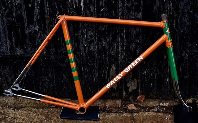 This special road/track frame has had quite the journey. A customer was after a track frame for his girlfriend. After some searching this was discovered in Wales, badged as a Nelson and painted a not-so-flattering red. After a great deal of researchi