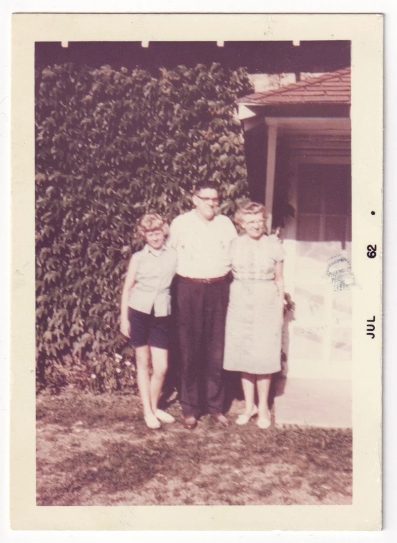 LindaLouisGertrude_July1962.jpg
