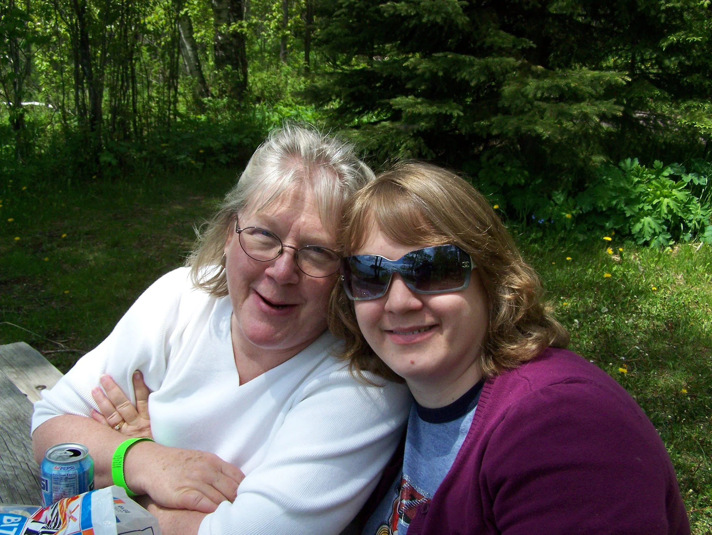 LindaLaura_NorthShore2006.JPG