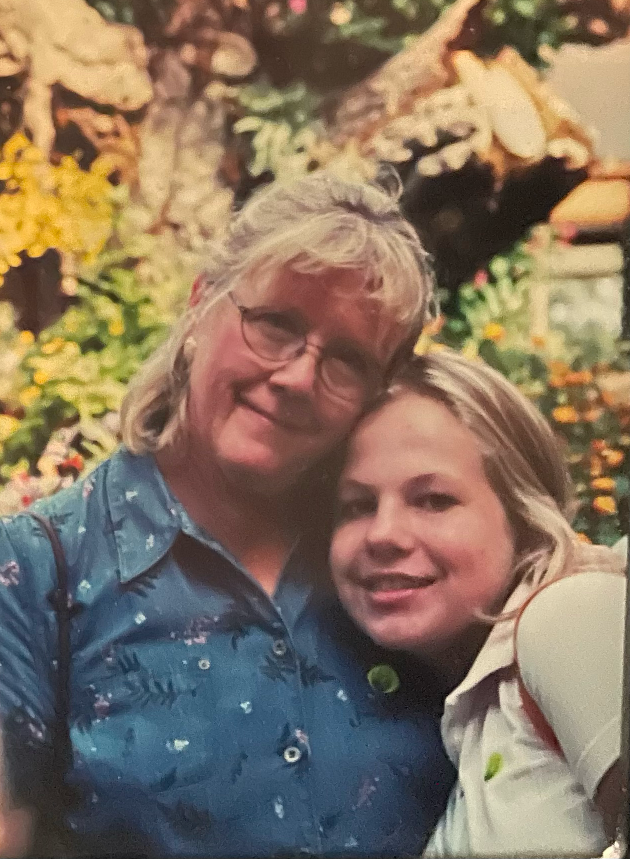 LindaKatiePowellGardens2003.png