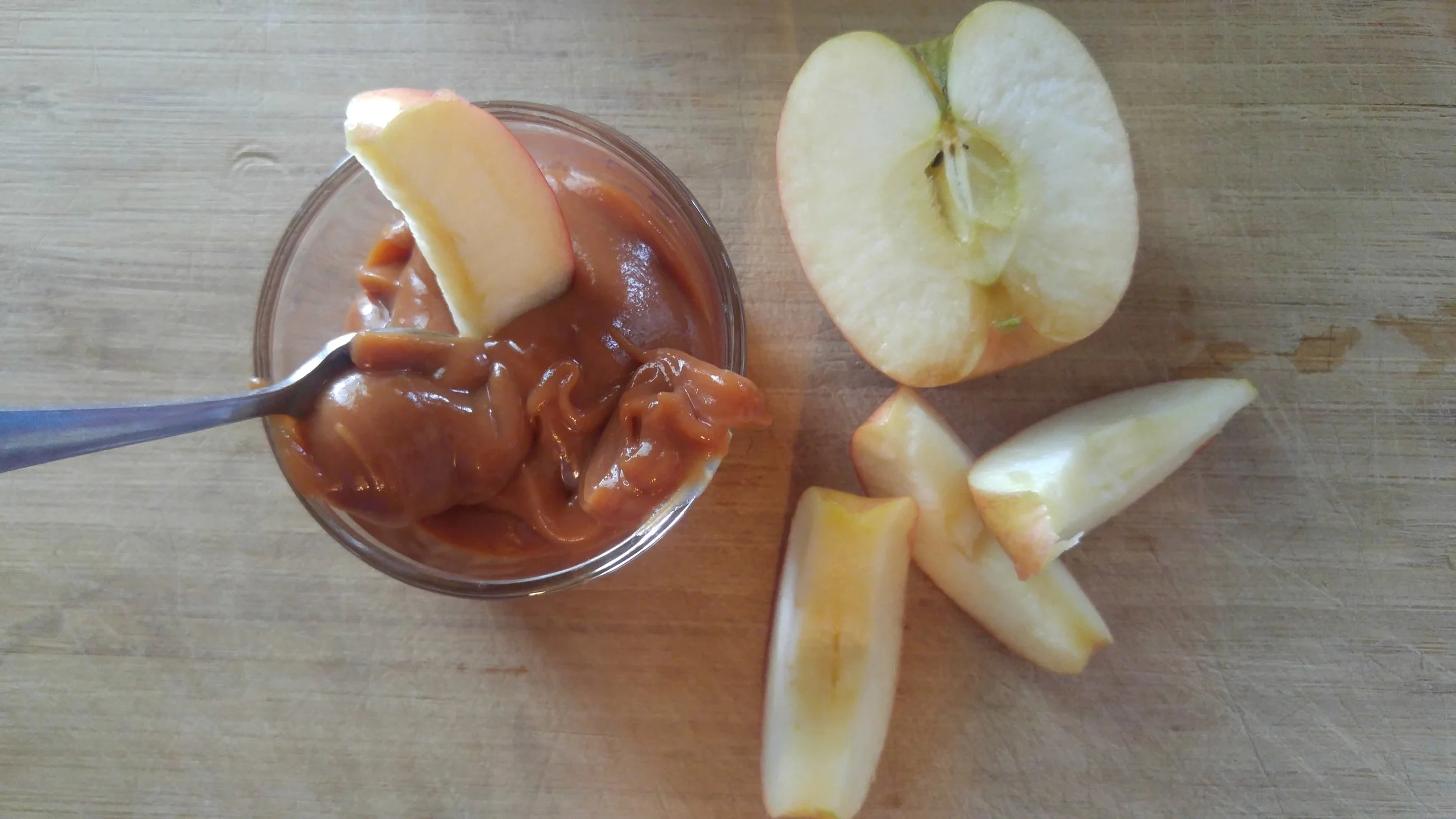 Caramel apple slices.jpg