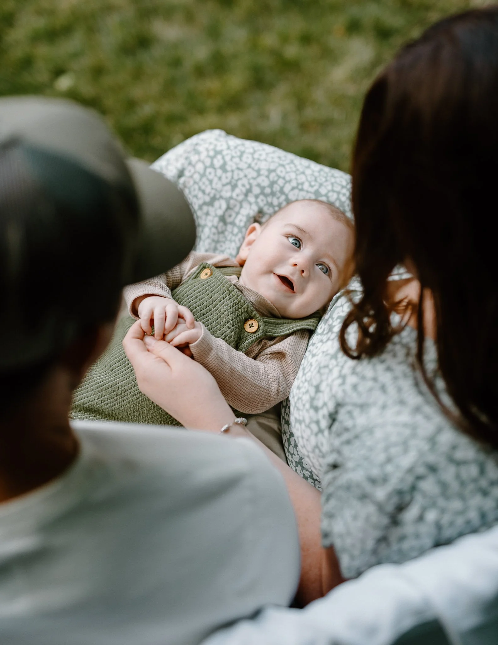 Oregon Backyard Family Session | Emile + Steven + Little one