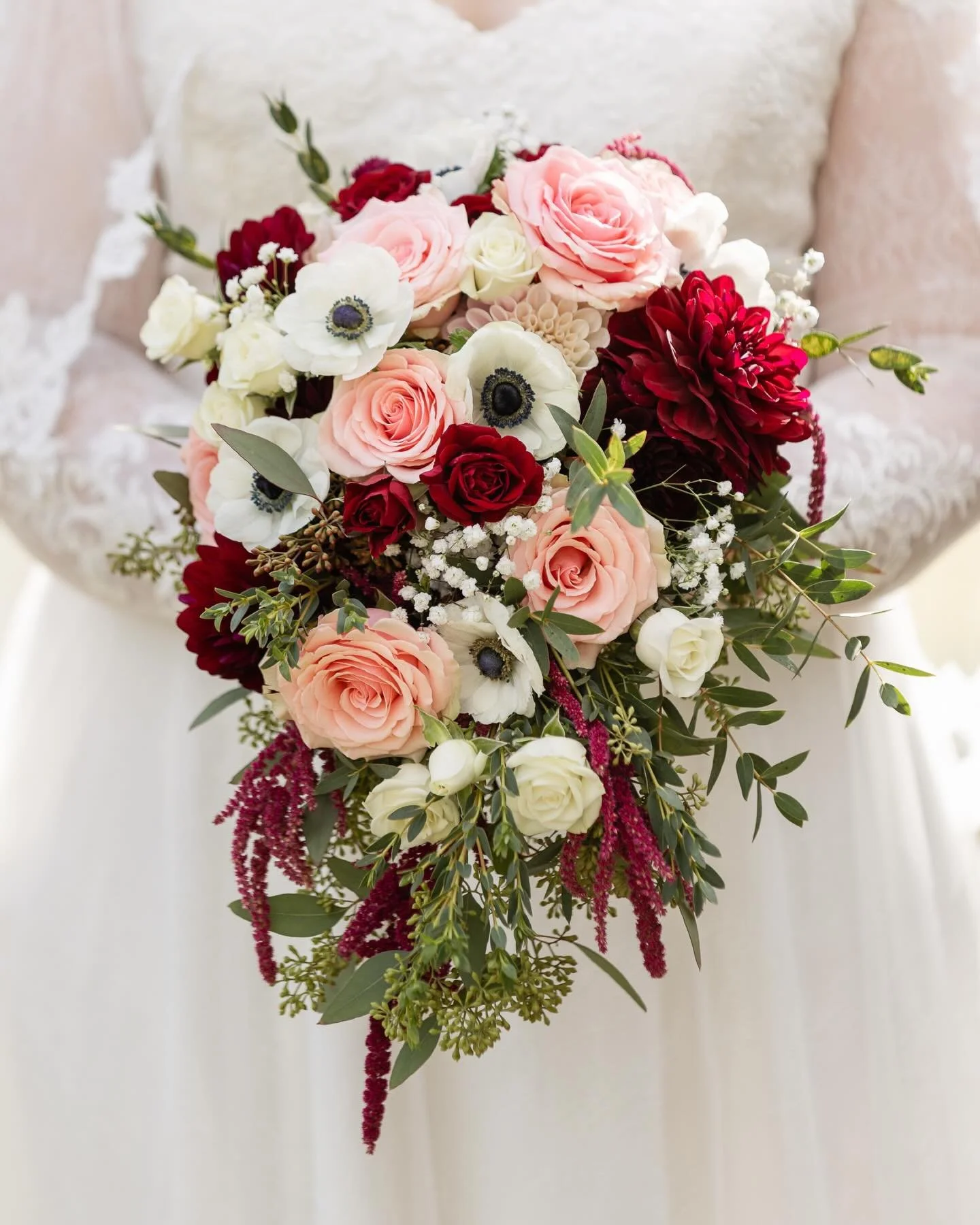 As the portrait and wedding fall season winds down (the capturing part, at least), the hours of editing are still going strong (started at 4am this morning ☕️). I&rsquo;ve been reflecting on all the fall seasons filled with beautiful moments and memo