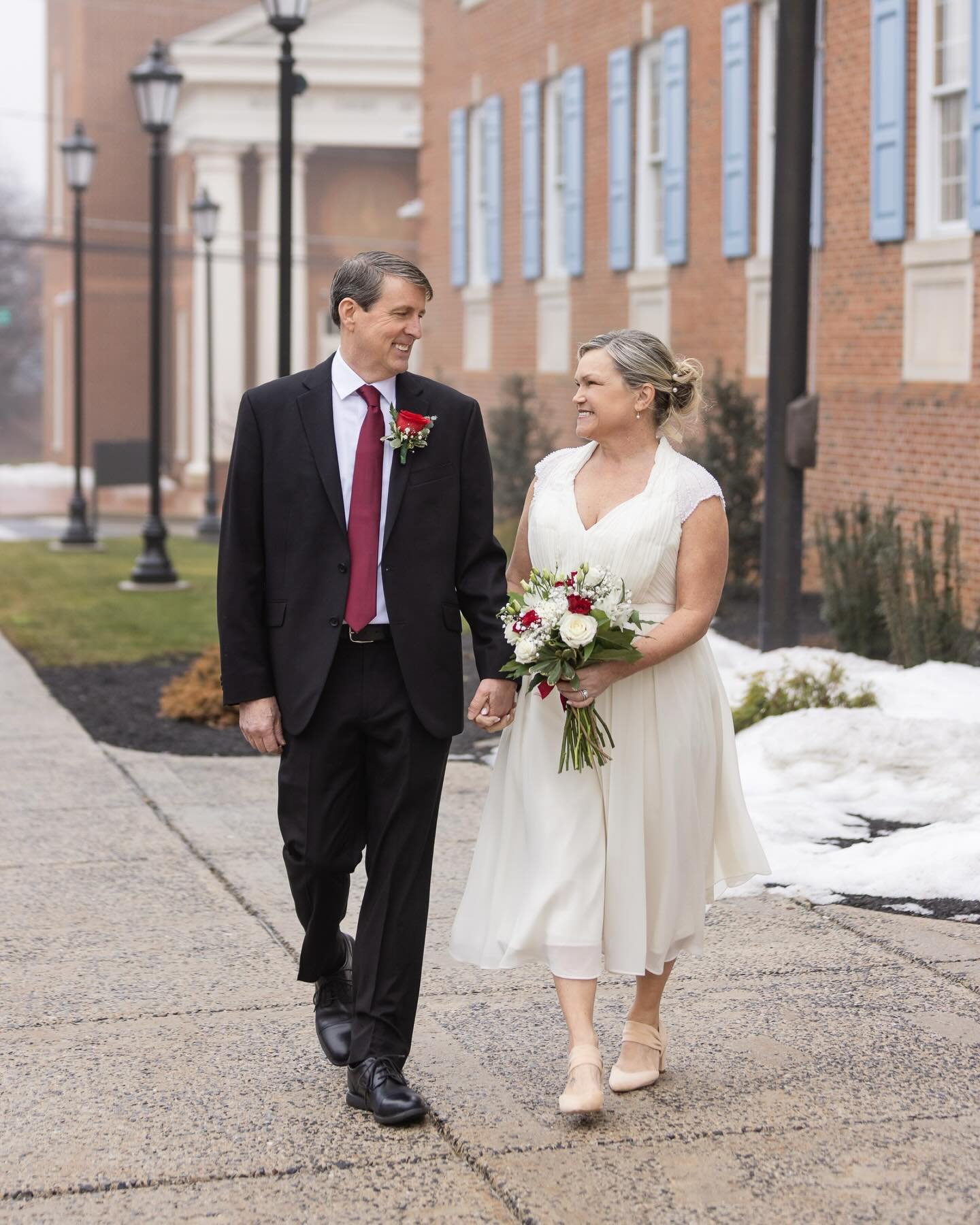Courthouse vows, a cozy family lunch at Maggie&rsquo;s, and a joyful reception at Fratellis the next day. What a beautiful winter weekend filled with love, laughter, and the sweetest people&hellip; all before the snowflakes started to fall.

Congratu