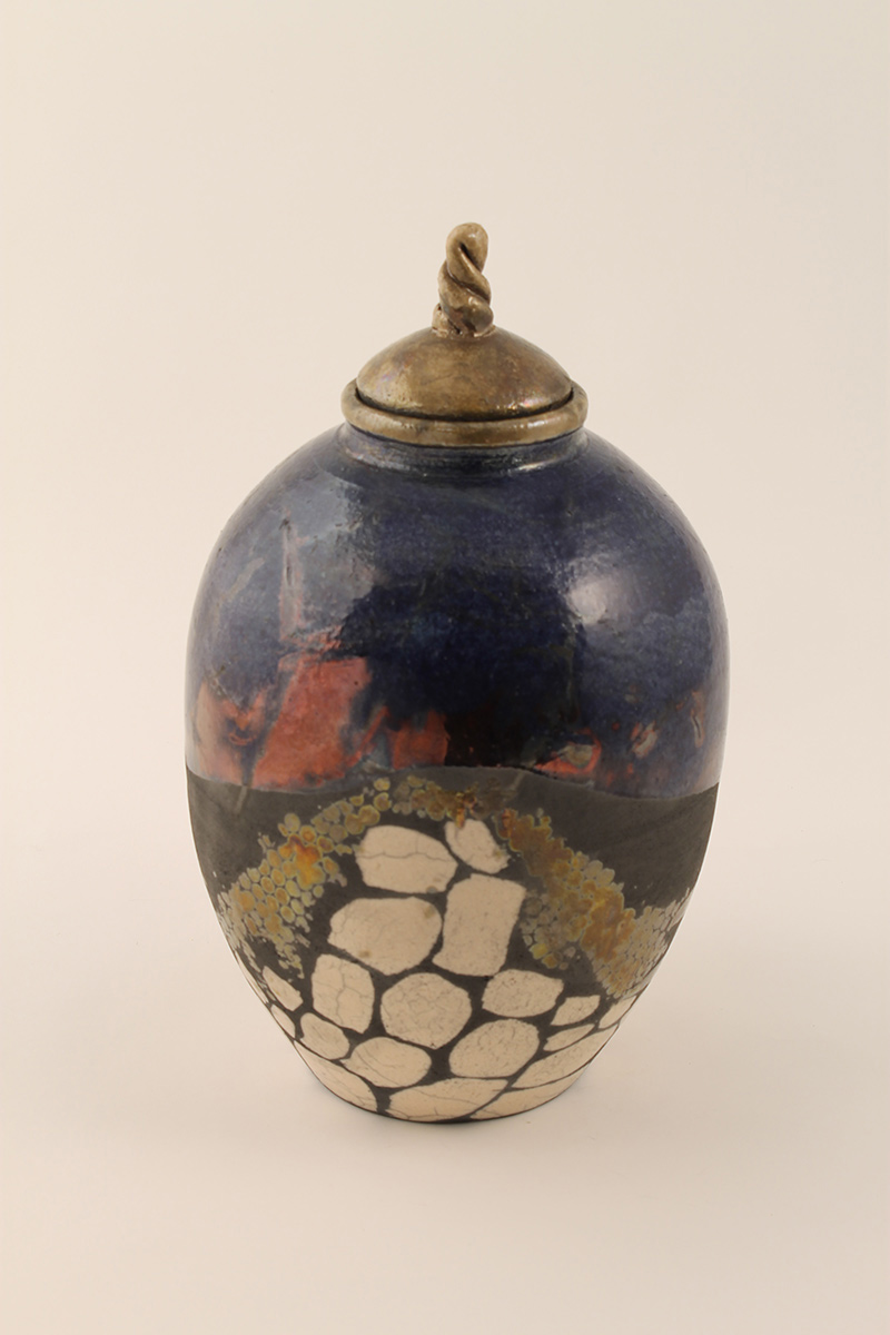   FRASER VALLEY POTTERS GUILD   ESTABLISHED IN 1975, MEMBERSHIP IS OPEN TO AND ENCOURAGED FOR ALL LEVELS OF POTTERS INCLUDING HOBBYISTS, STUDENTS, PROFESSIONAL POTTERS, AND CERAMICS INSTRUCTORS.   VIEW OUR WORK  