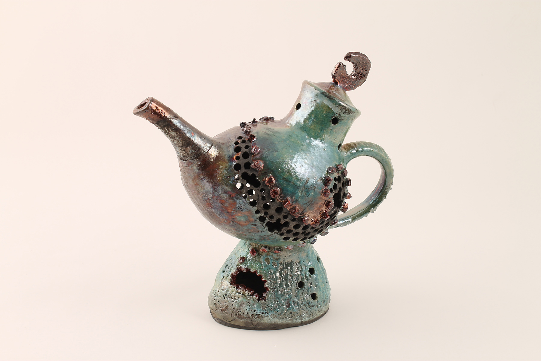   FRASER VALLEY POTTERS GUILD   ESTABLISHED IN 1975, MEMBERSHIP IS OPEN TO AND ENCOURAGED FOR ALL LEVELS OF POTTERS INCLUDING HOBBYISTS, STUDENTS, PROFESSIONAL POTTERS, AND CERAMICS INSTRUCTORS.   VIEW OUR WORK  