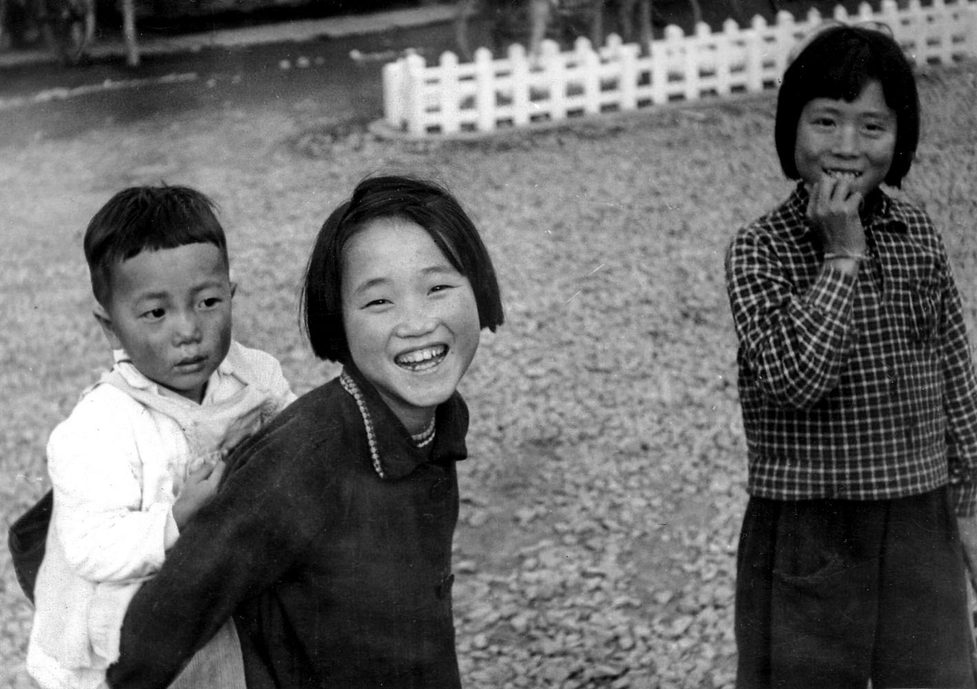 22- Smiling Girl & Brother