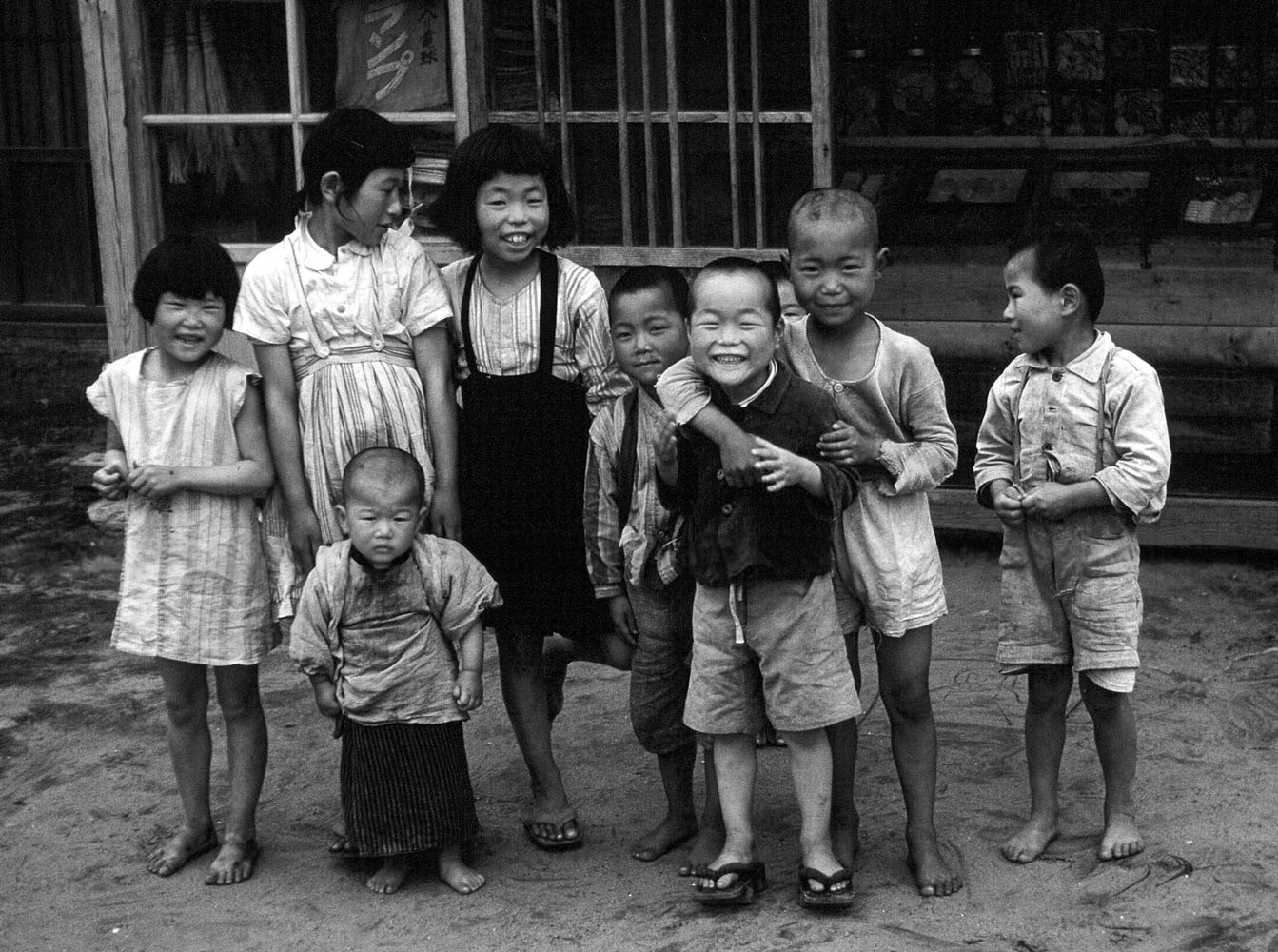 29- Group of Children, Omagari