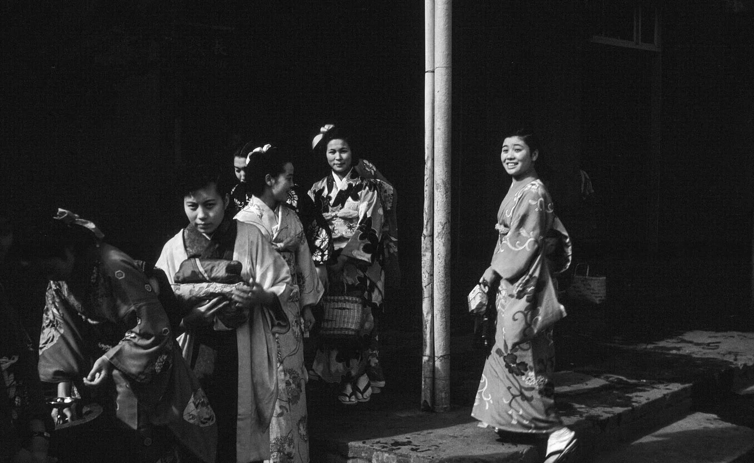 77-Geisha Girls