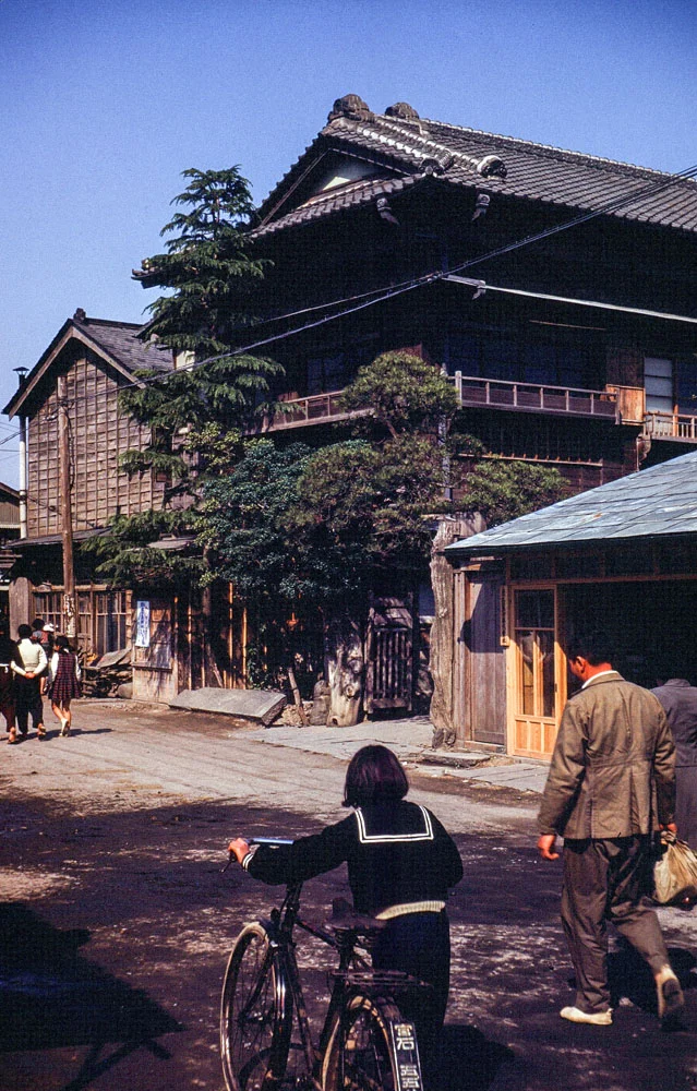 360-Street Scene