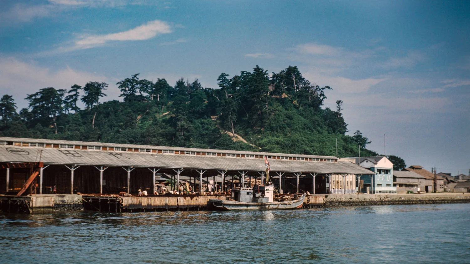 421- Kyukitakami River, What is the building?