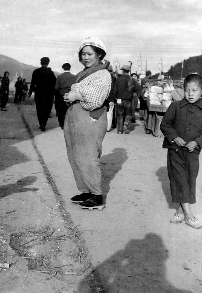 147- Woman with winter clothing, stuffed with straw?