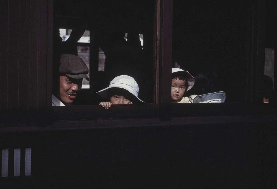 118-Faces in the Train_13x19.jpg