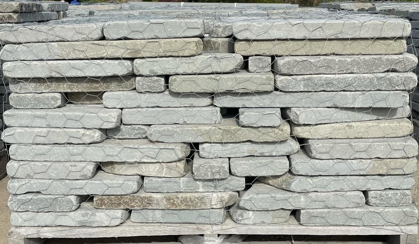 Tumbled Irregular Bluestone Wall