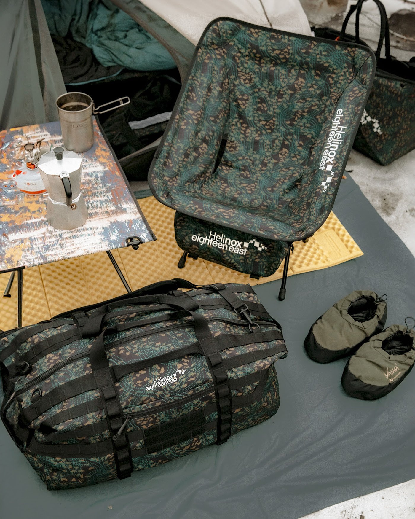18 EAST X HELINOX - TACTICAL CHAIR ONE AND TACTICAL FIELD DUFFLE BAG 60L