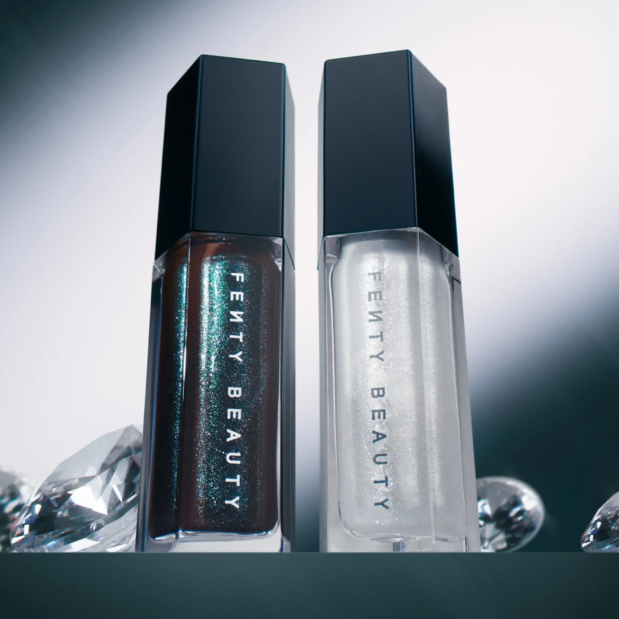FB_FALL26_T2PRODUCT_EDITORIAL_LE_MIDNIGHT_DIAMONDS_COLLECTION_GLOSSBOMB_CAVIARCRYSTALZ_DIAMONDMILK_0437_2000X2000_300DPI.jpg
