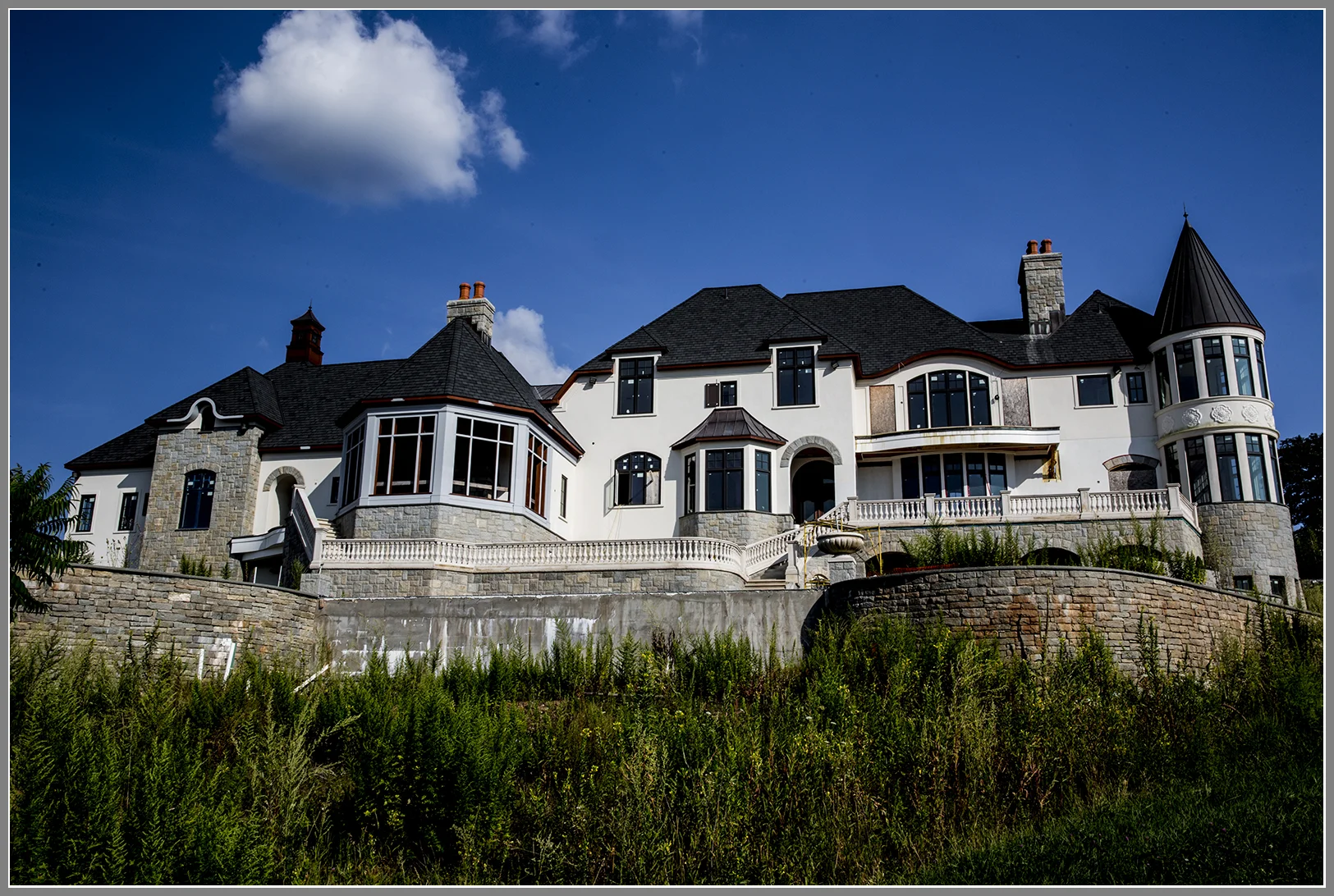 Granite veneer for the house