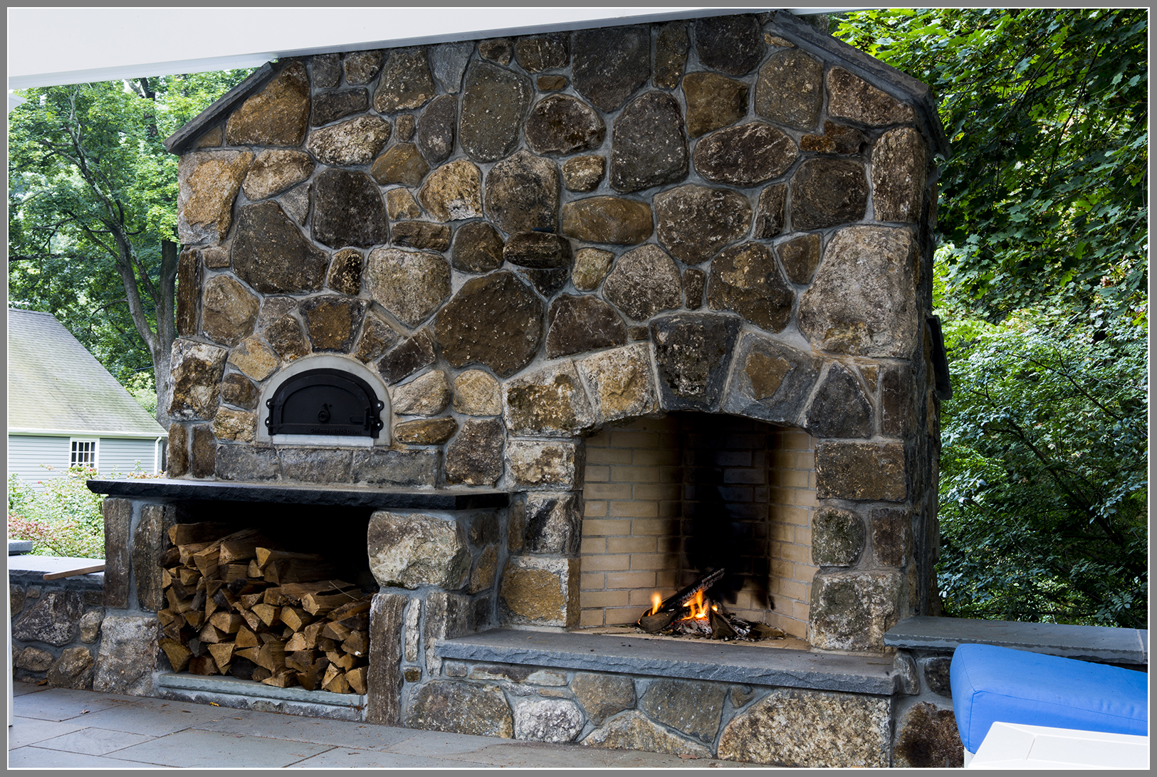 Wood Burning Pizza Oven and Outdoor Fireplace