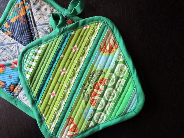 Easy-peasy Potholders tutorial