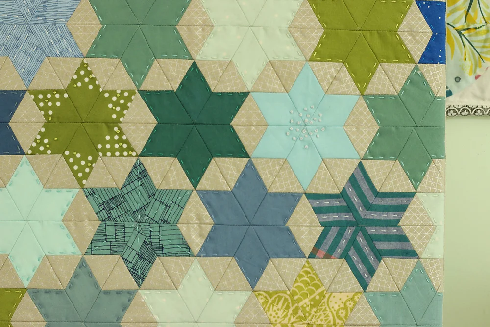 Starry Hand quilting.jpg