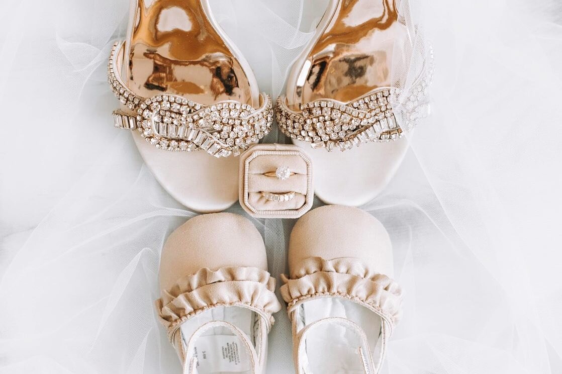 Wait, matchy mama and daughter wedding day shoes?? 😭 THE CUTEST EVER!! ✨