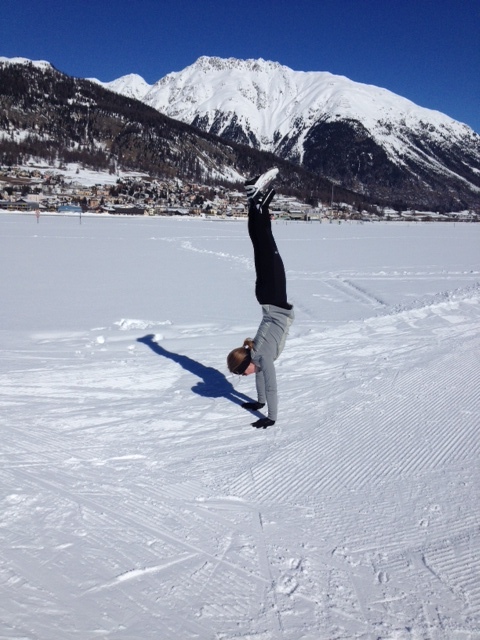 Handstander — April Rinne