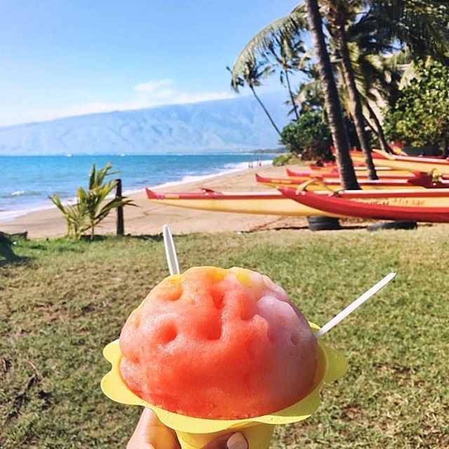 Cool down after your run with a refreshing shave ice. #runlivealoha #hawaiirunningretreat
📷 @la_flaneuse