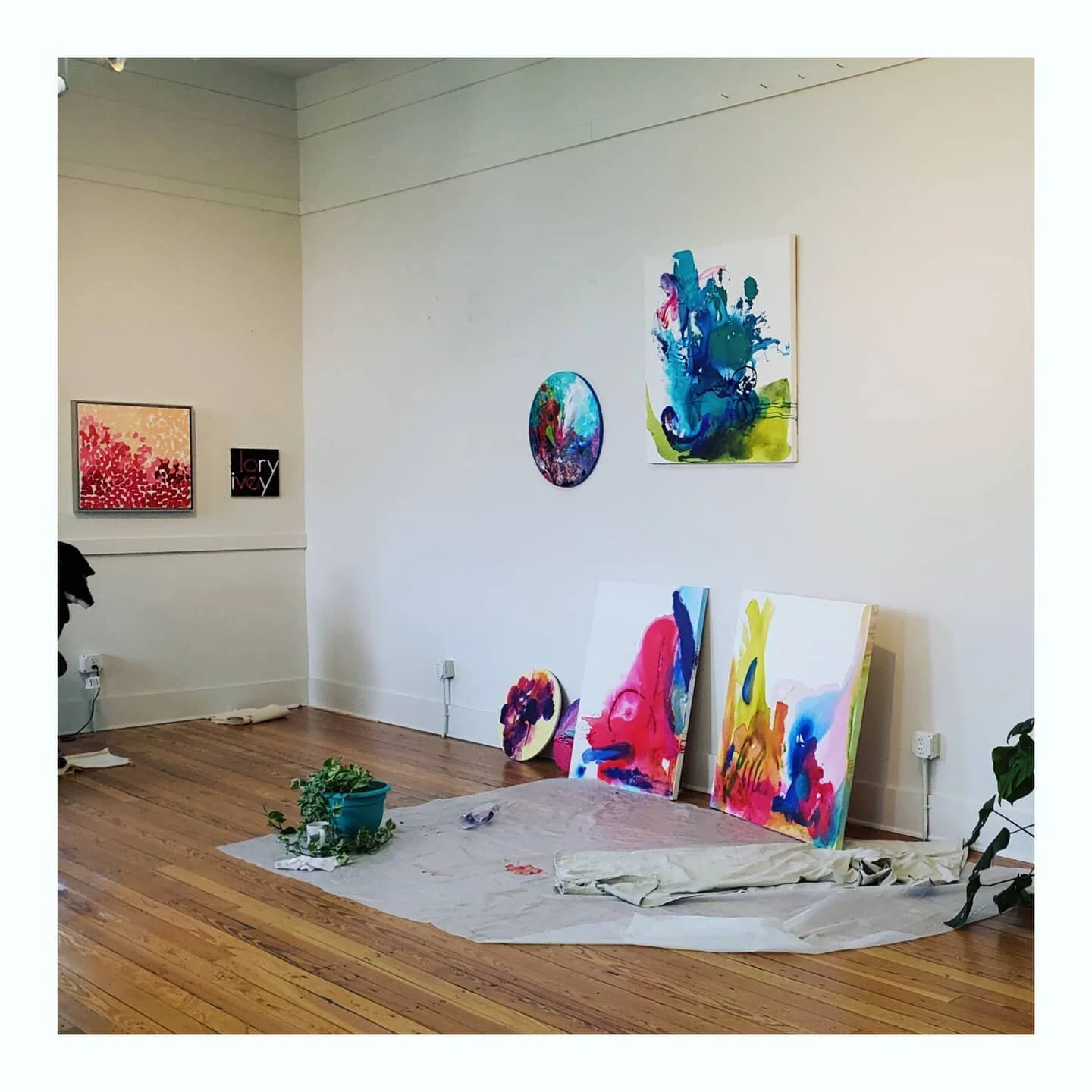 Studio views. 😍 We are getting close to a (vaccinated) reopening. I can just feel it in the air! 😊😊😊