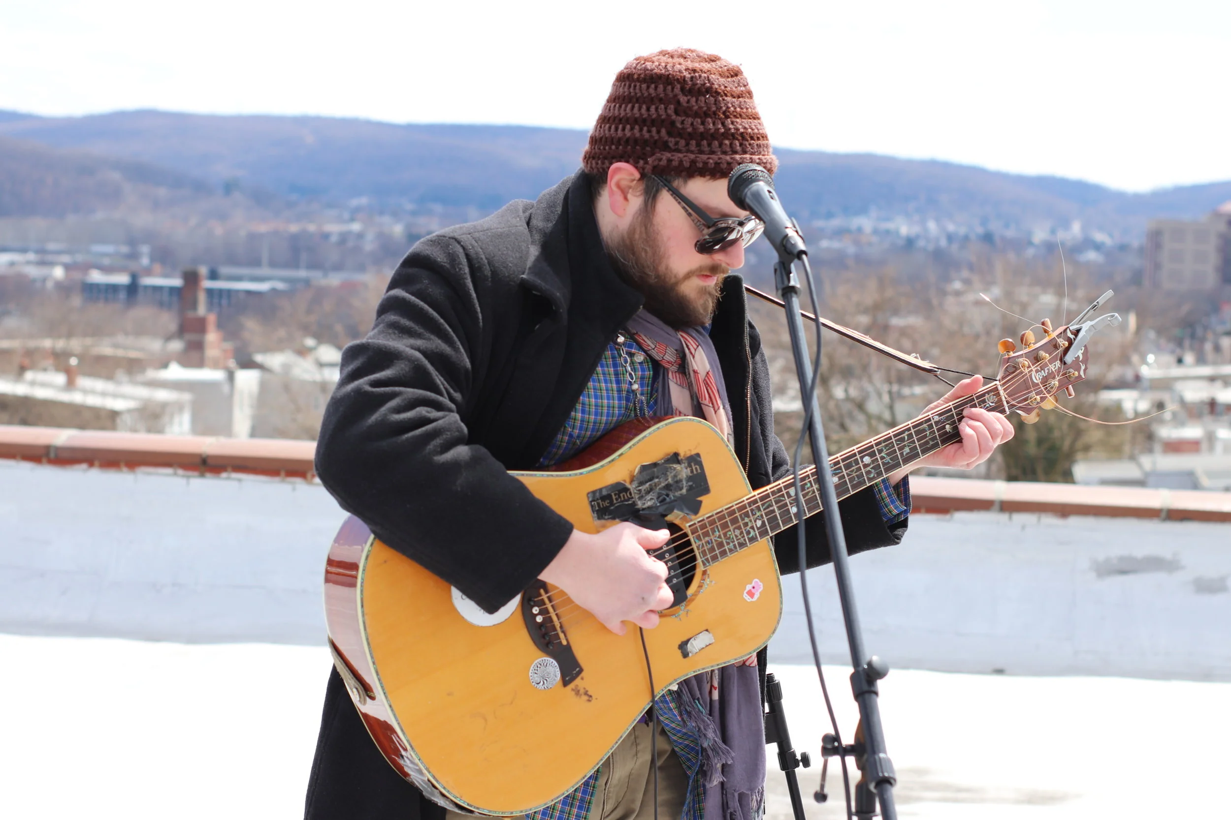 Doghouse Charlie & The Buck Knife