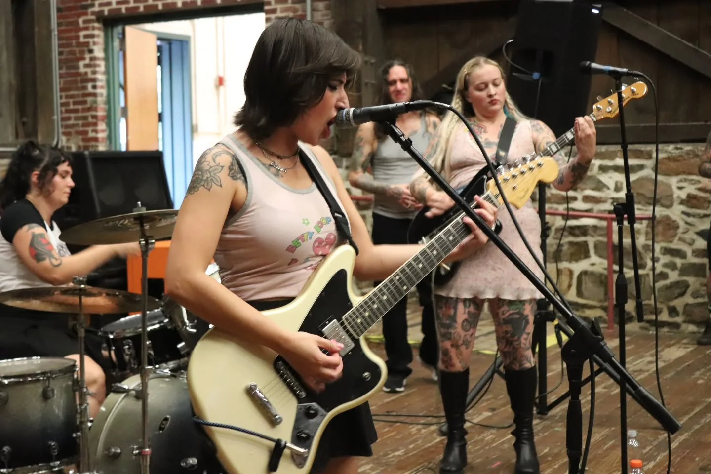 @1800bitchhhhh from Kingston, PA, at the Lehigh Valley Punk Rock Flea Market earlier this month.

Music in conjunction with @icehouse.punkdiy, who host monthly shows at the Ice House all throughout the year.