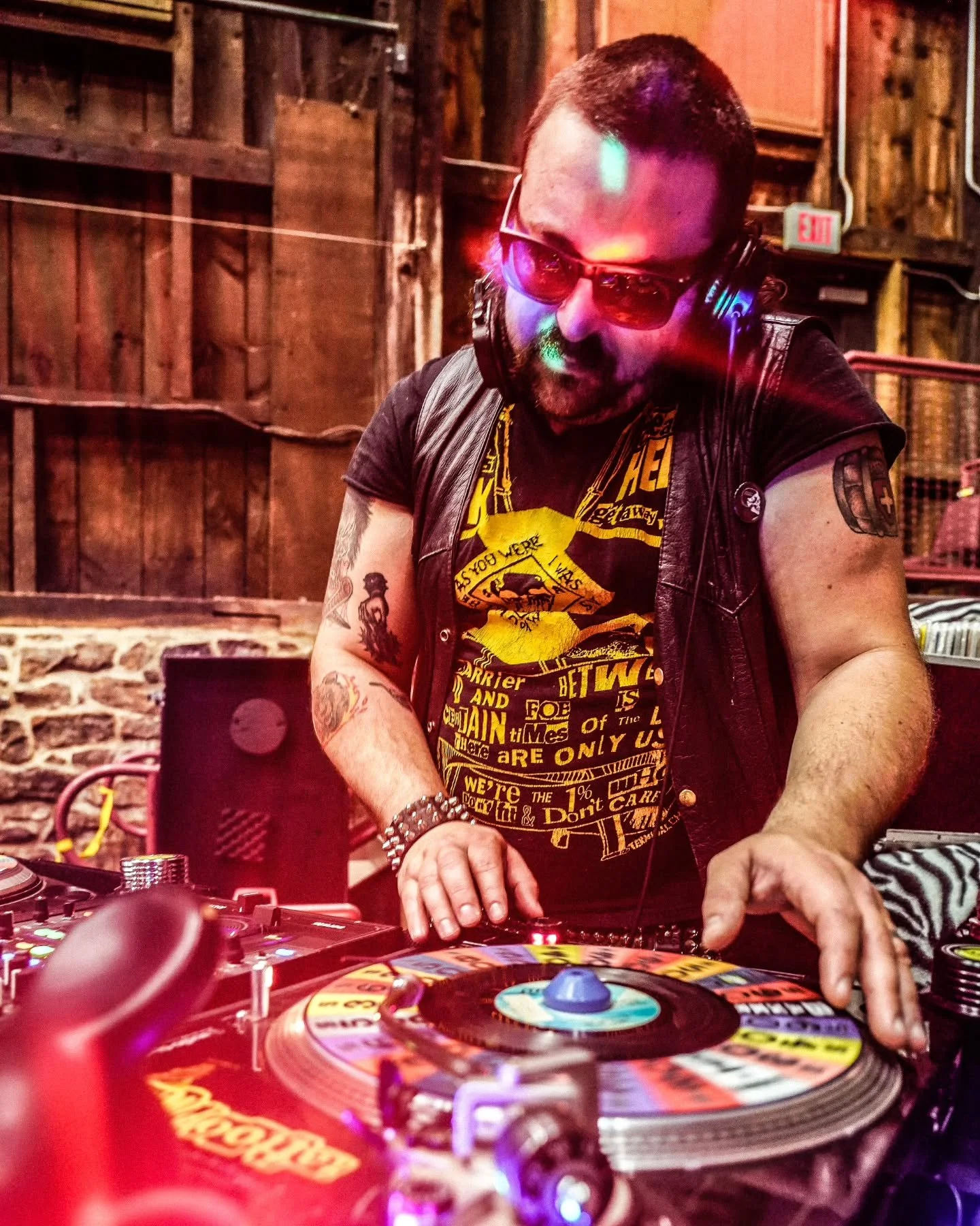 ⚡️☠️ 2026 LV PUNK ROCK FLEA MARKET PHOTOS: PT. 2⚡️☠️

Last weekend was an incredible experience, especially because of all the amazing vendors &mdash; from the artists, makers, and vintage sellers to the record collectors, gardeners, and punks with r