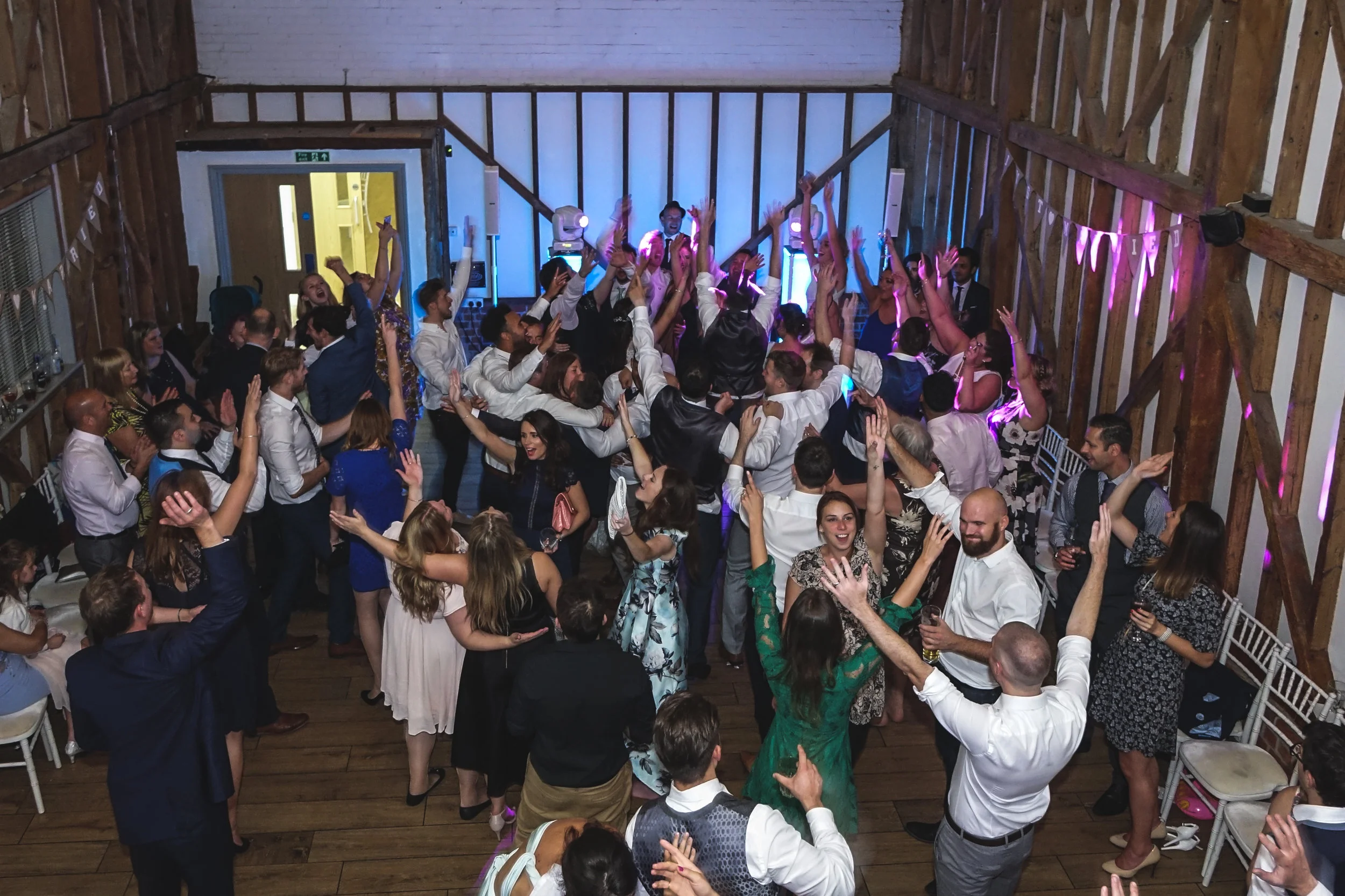 6 tips to ensure you have an awesome wedding reception