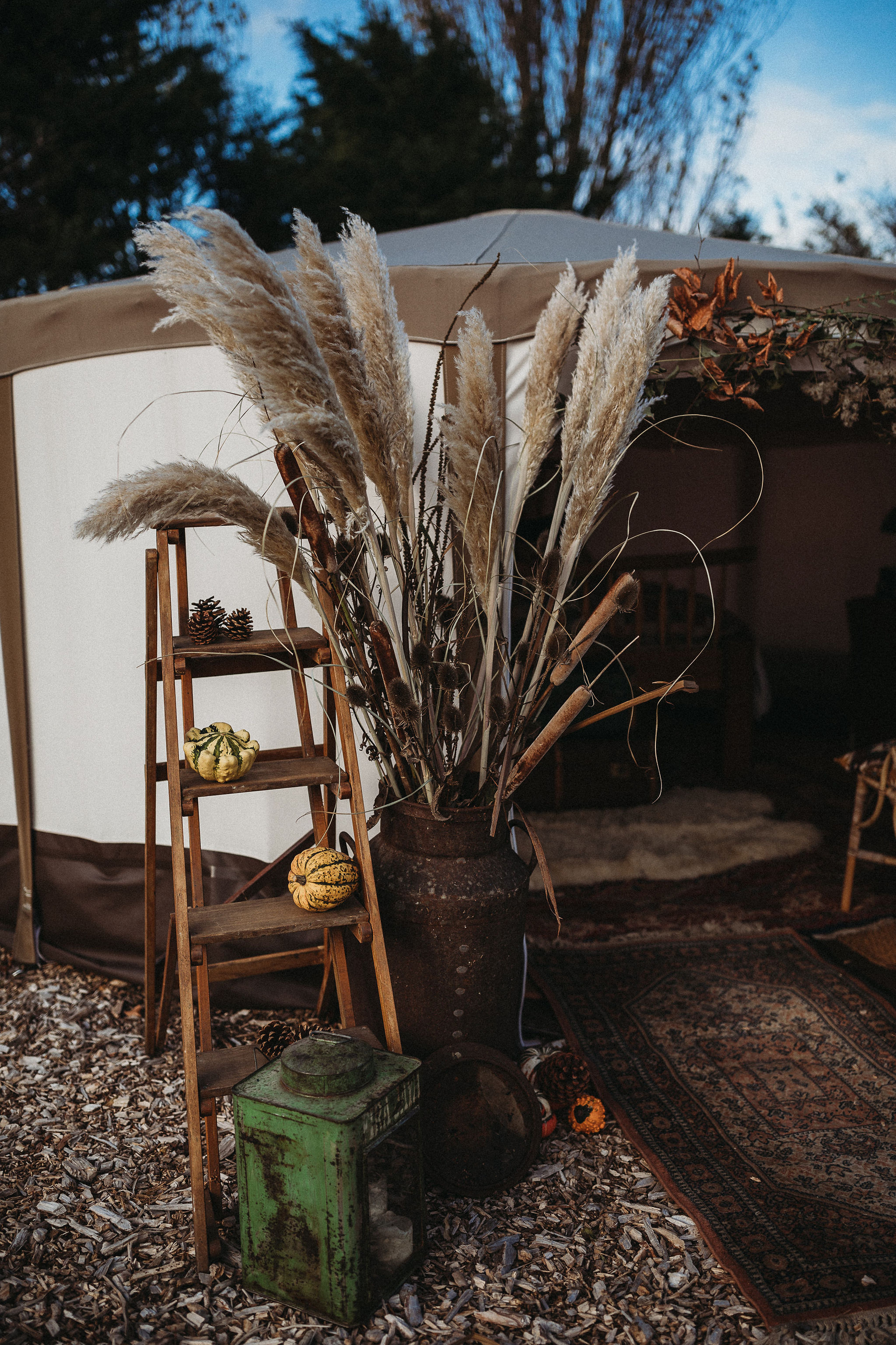 Outside Weddng_Inspiration_Rustic Styling_Thyme Lane photography