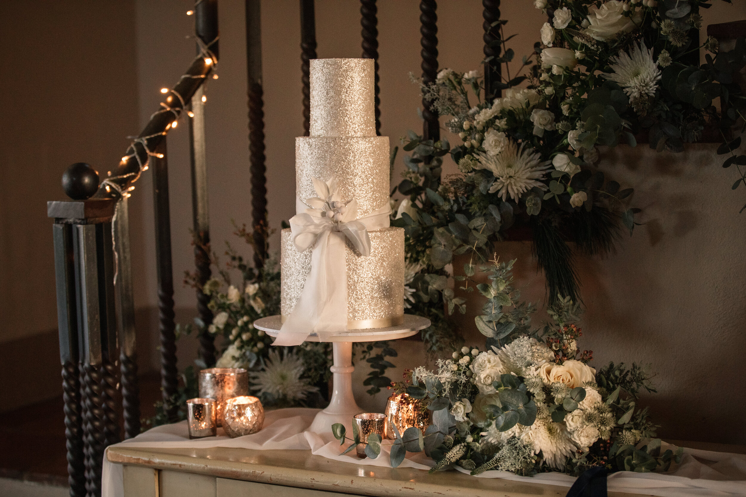 Christmas Inspiration_Winter Wedding_Coltsfoot Hertfordshire_Wedding Cake_Meadowseet Cakes_Becky Harley Photography