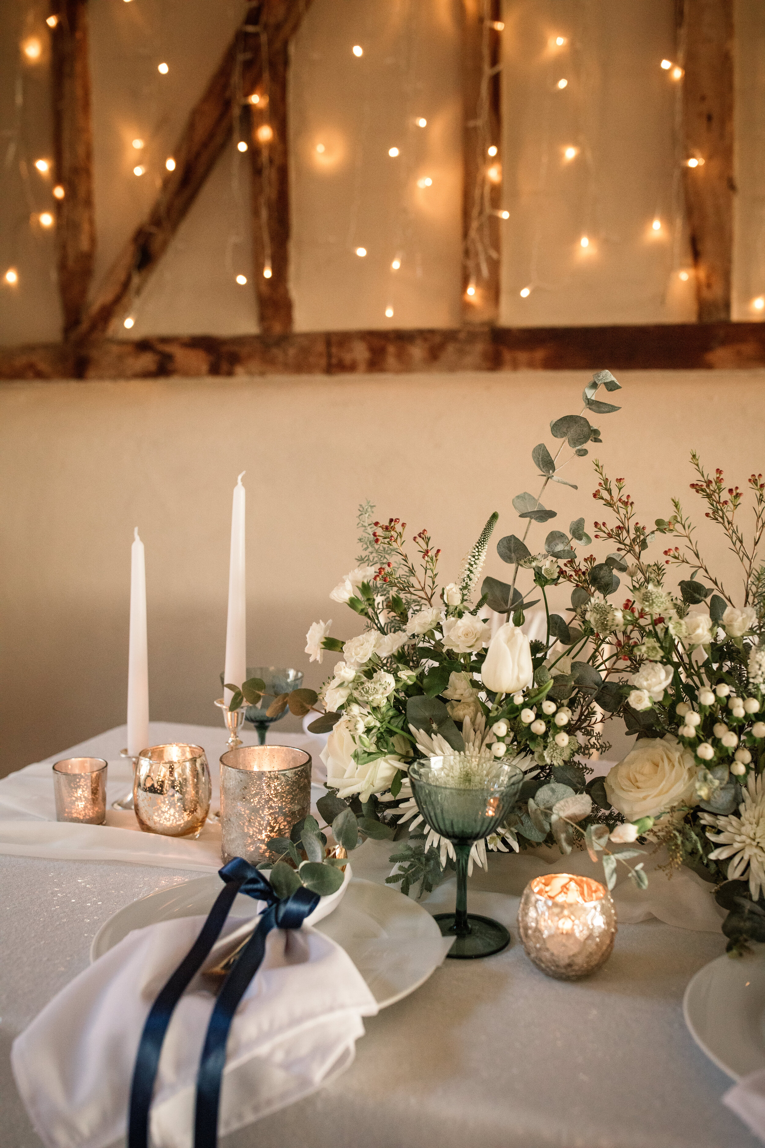 Christmas Inspiration_Winter Wedding_Coltsfoot Hertfordshire_Table Styling_Flowers_Queen and Eden_Becky Harley Photography