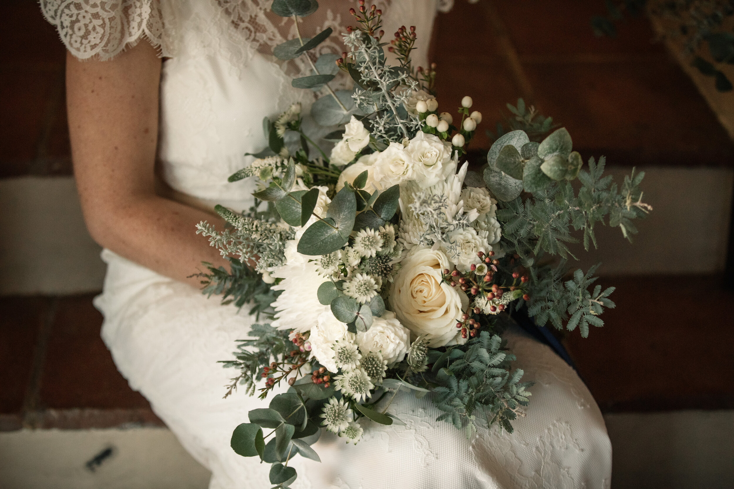 Christmas Inspiration_Winter Wedding_Coltsfoot Hertfordshire_Flowers_Bouquet_Bride_Queen and Eden_Becky Harley Photography