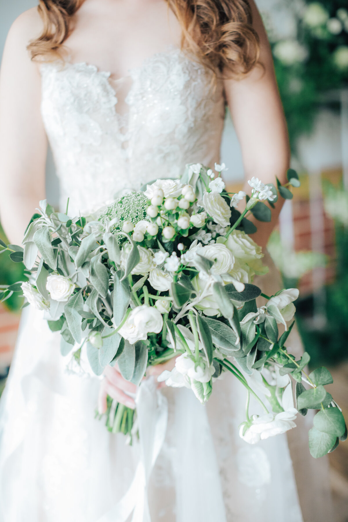 Bridal Bouquet_White and Ivory Inspiration_Nikkis Moments