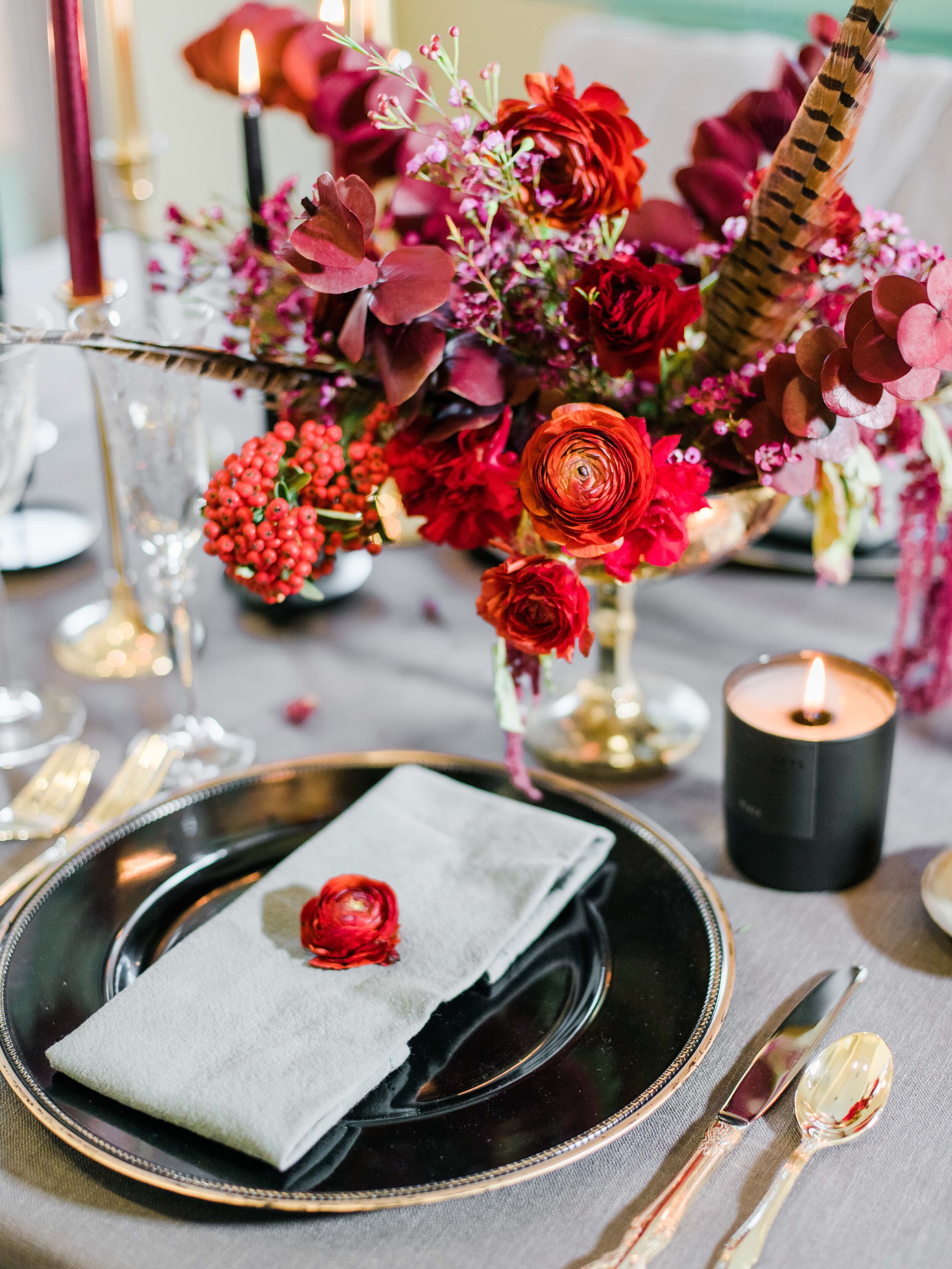 7 easy ways to plan sustainable wedding food_Table Settings_Wedding_Red