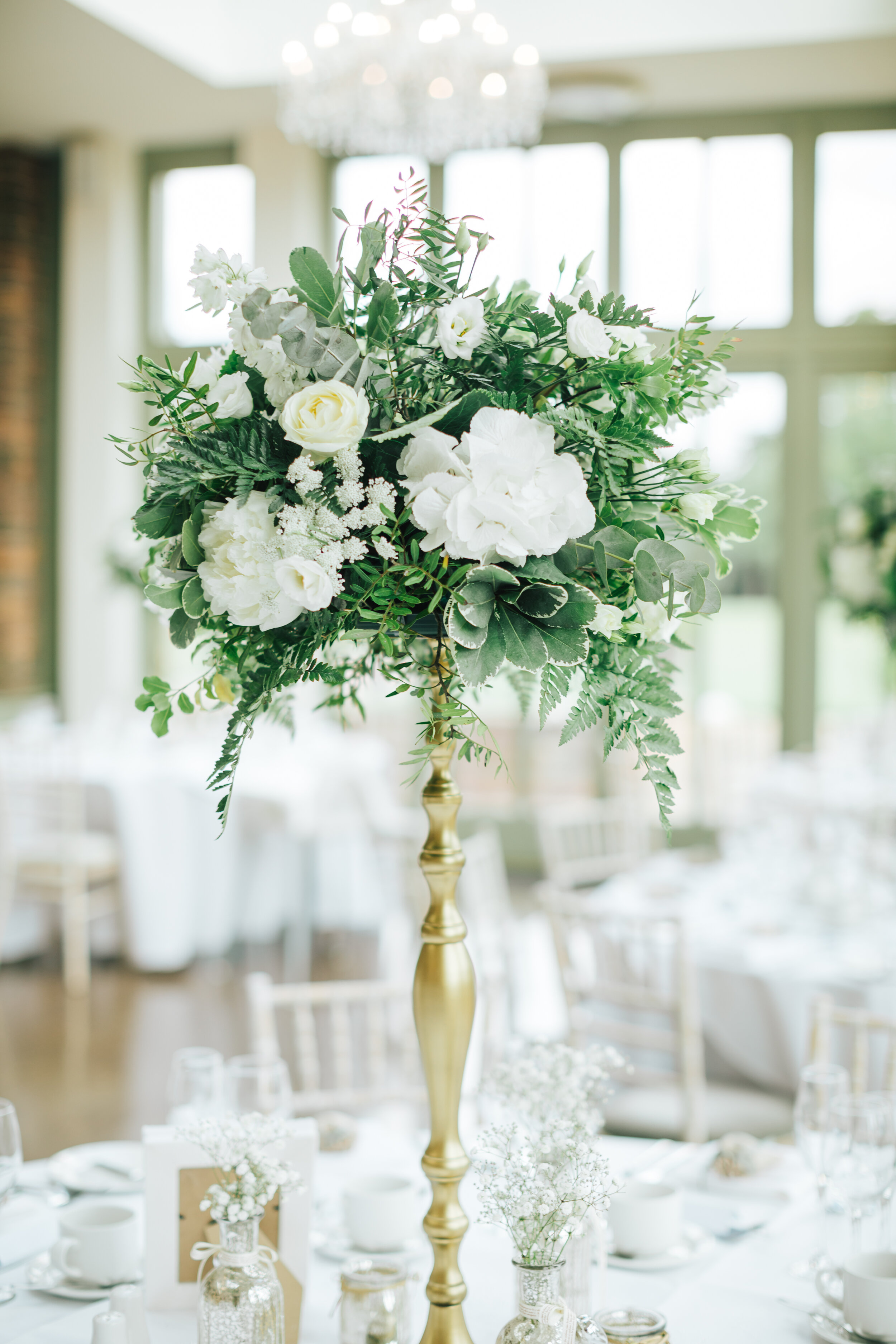 Wedding centrepiece_Offley Place_Nikkis Moments
