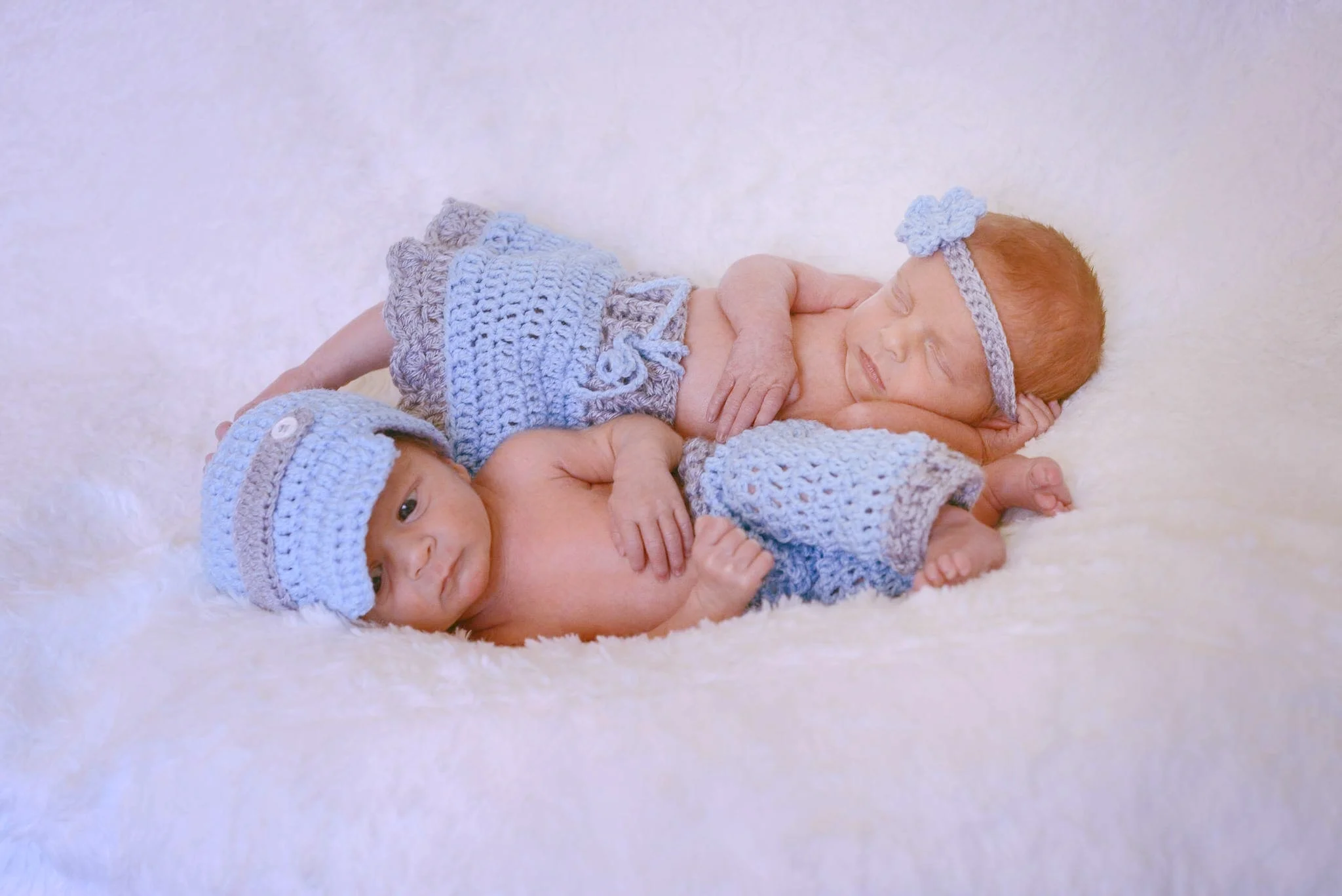 twins-photo-prop-blue.JPG