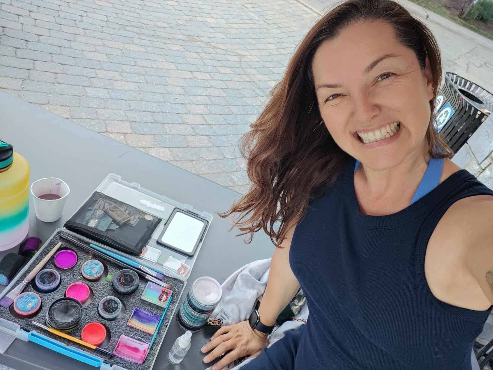 IKEA propose des formations de maquillage et d'aérographie aux conjoints accompagnant leurs partenaires !