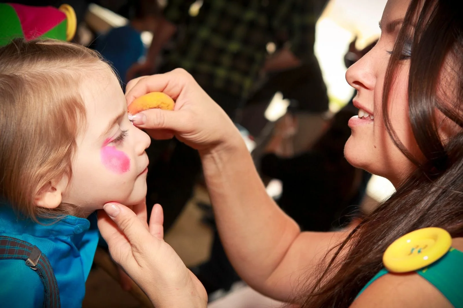 Why work with an agency like Agence Thaly when you’re a makeup artist?