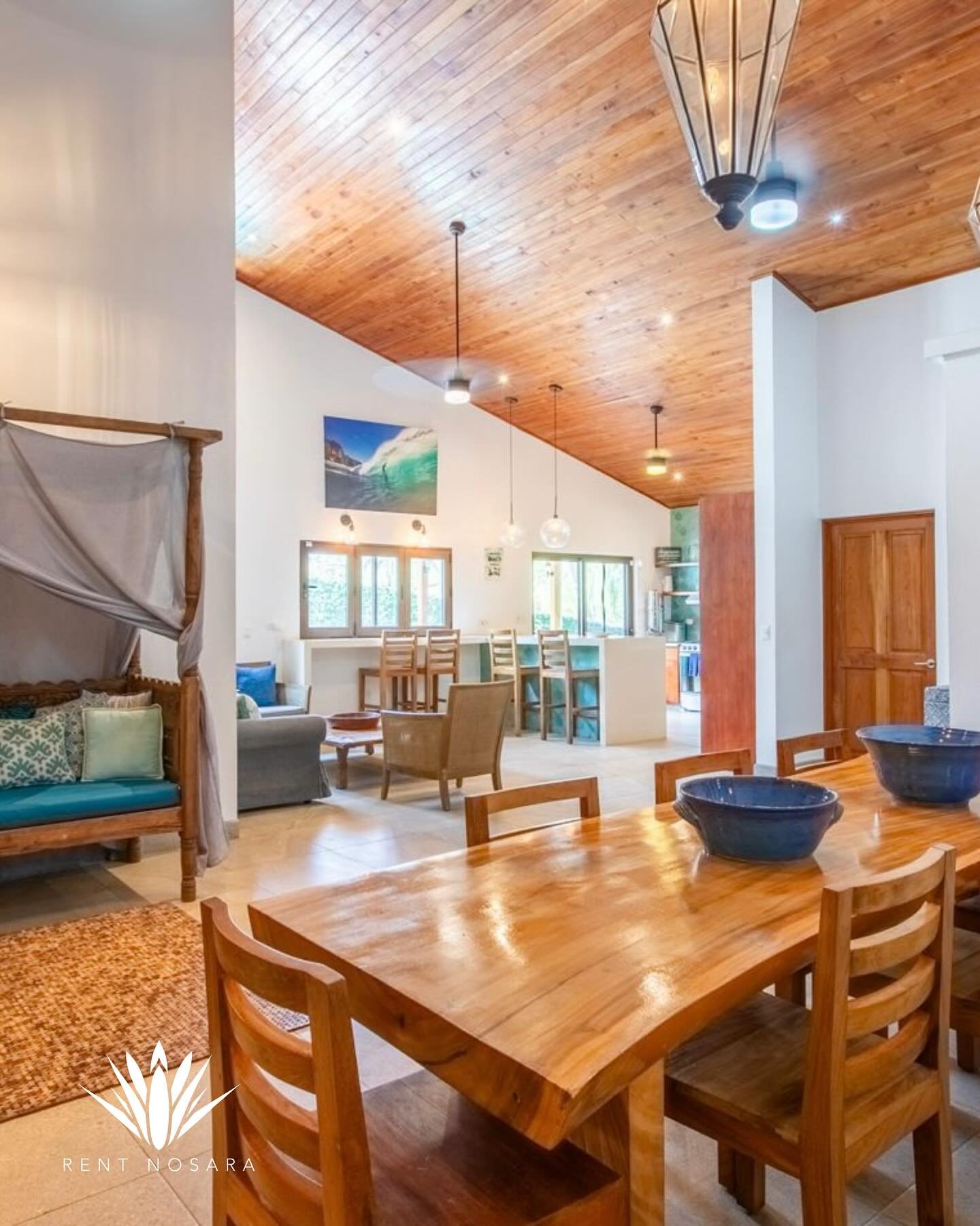 🌴 Casa Dos Cocos &ndash; Your perfect family getaway in Nosara 🌊

Located just a 2-minute walk from the beach inside the exclusive Guiones Beach Club, this spacious and stylish home sleeps up to 9 guests and offers the ideal mix of comfort, privacy