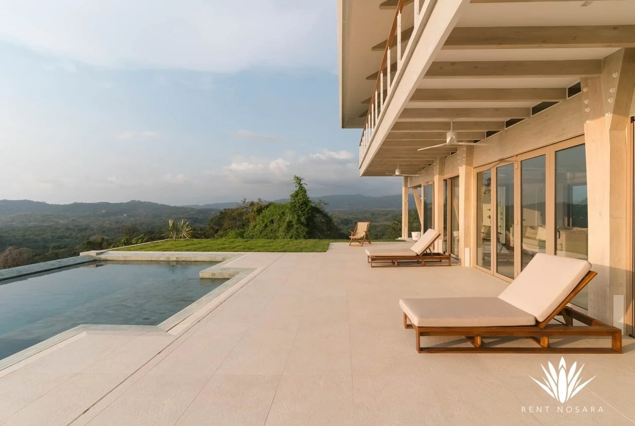 Casa Blanca 🌴
Wake up to ocean breezes, jungle sounds, and effortless Pura Vida living. This inviting 3BR, 2.5BA home sleeps up to 6 and offers an infinity pool, balconies off every bedroom, and beautiful indoor-outdoor spaces made for slow mornings