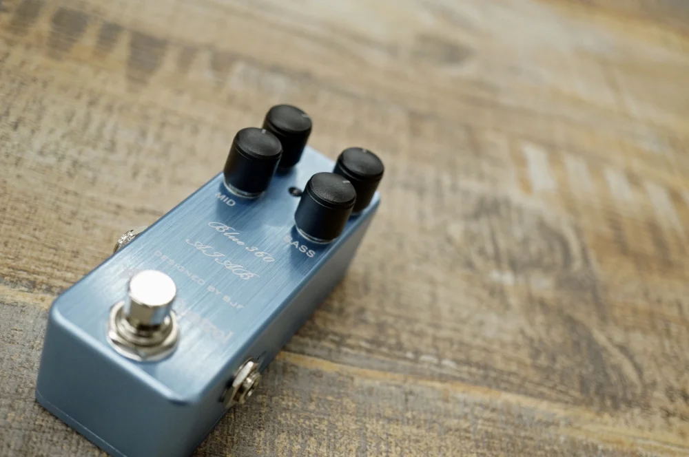 ブログ 伝説のacoustic 360 361を超小型ペダルで再現 One Control Blue 360 Aiab Lep International