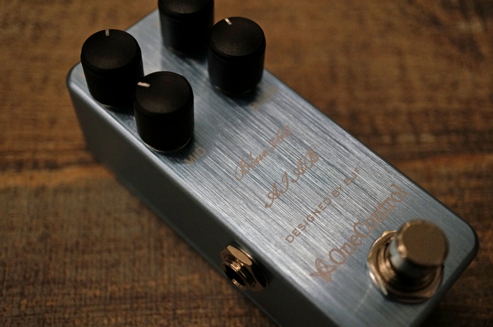 ブログ 伝説のacoustic 360 361を超小型ペダルで再現 One Control Blue 360 Aiab Lep International